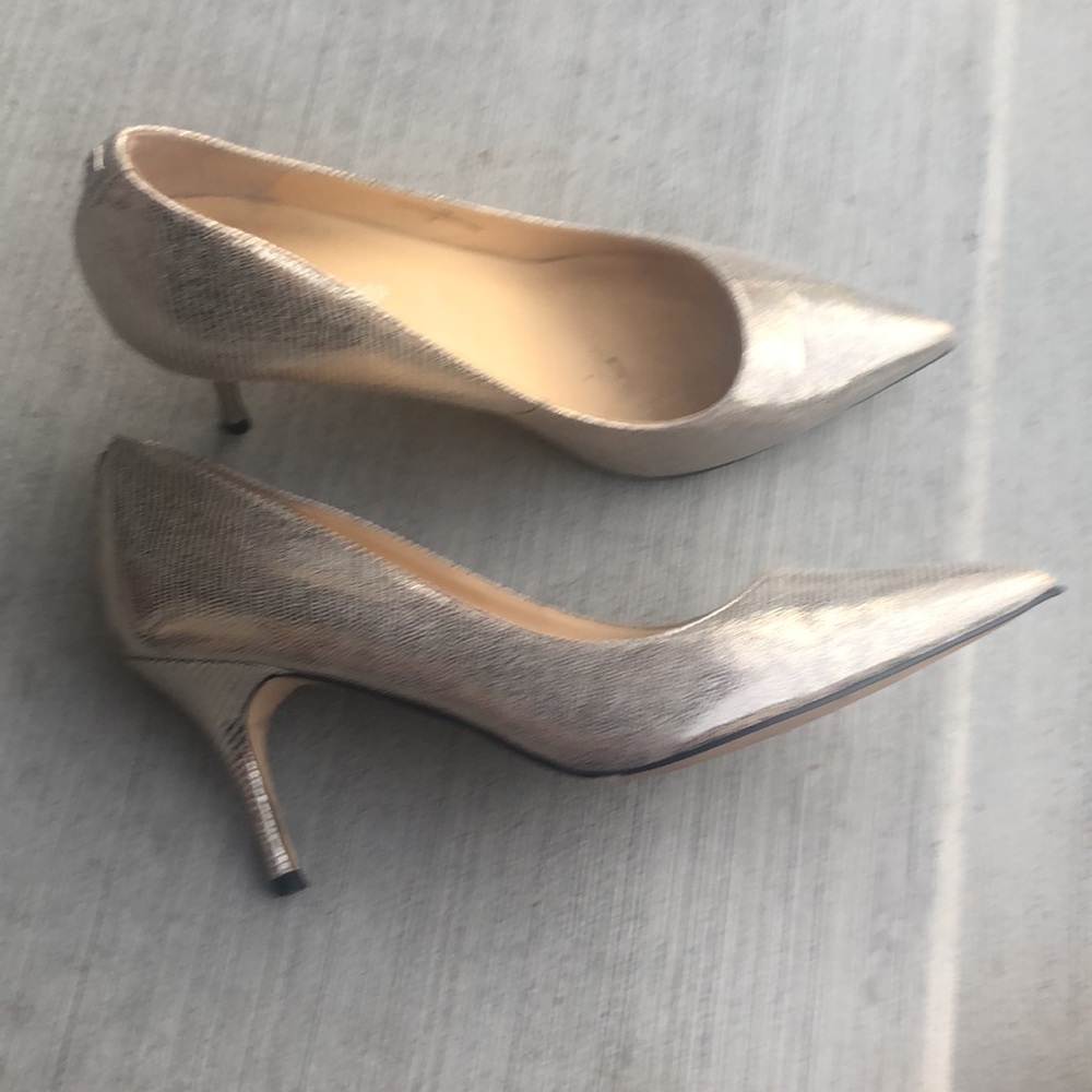 Pumps - Picture 3 of 8